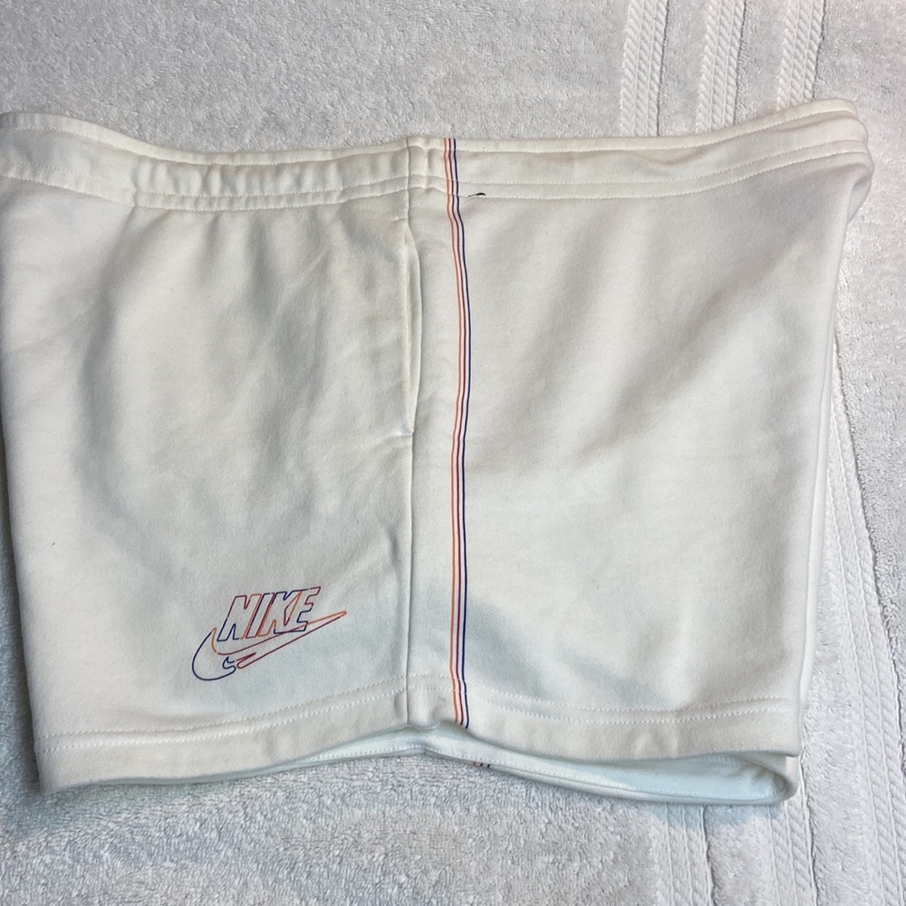 Nike Shorts - Picture 7 of 8